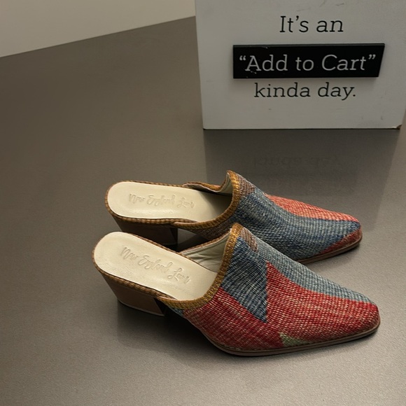 Stylish Multicolor Mules - Picture 3 of 7